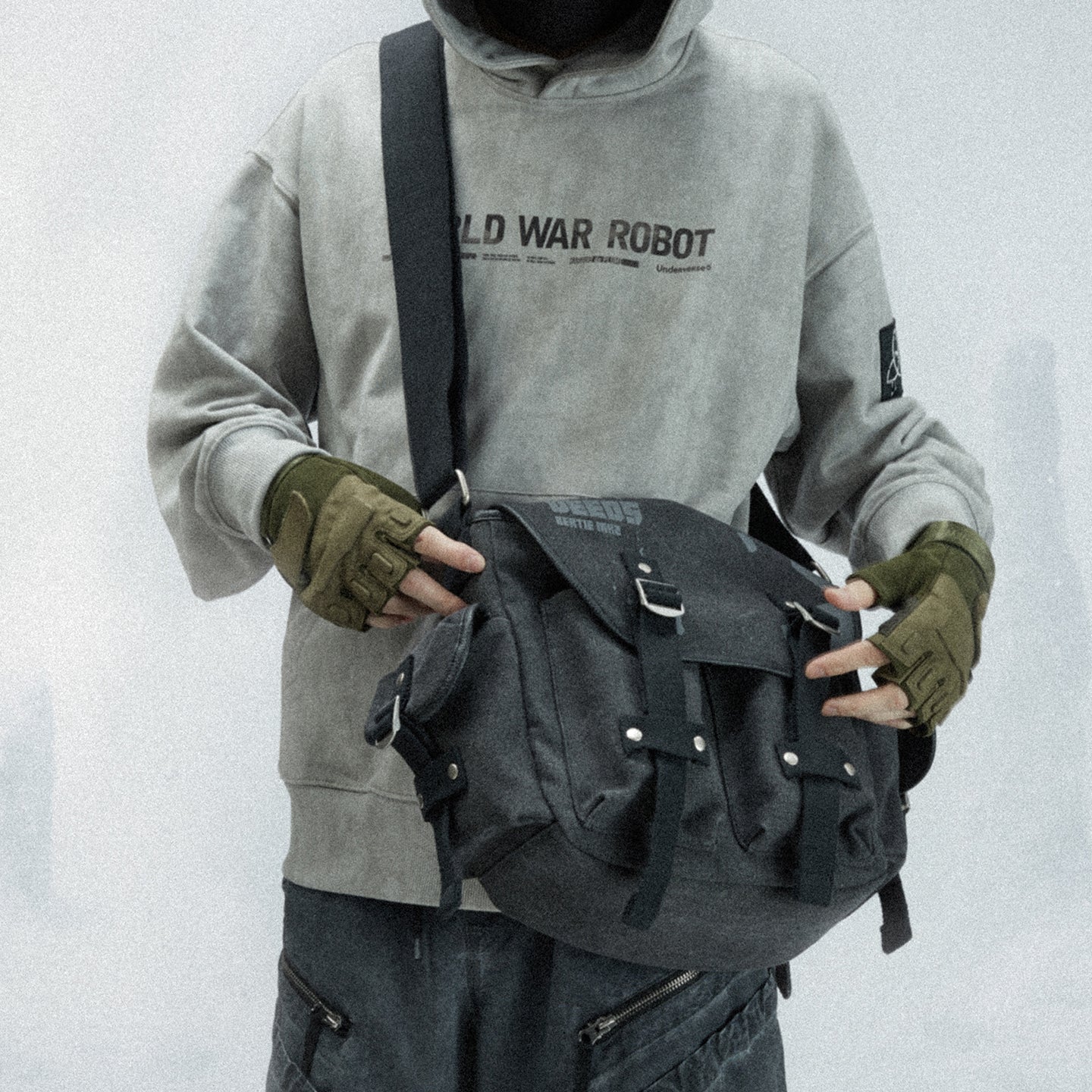 Underverse Shoulder Bag