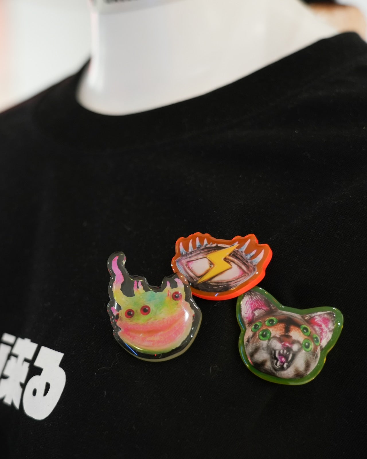 怪獣ラボ アクリルバッジ